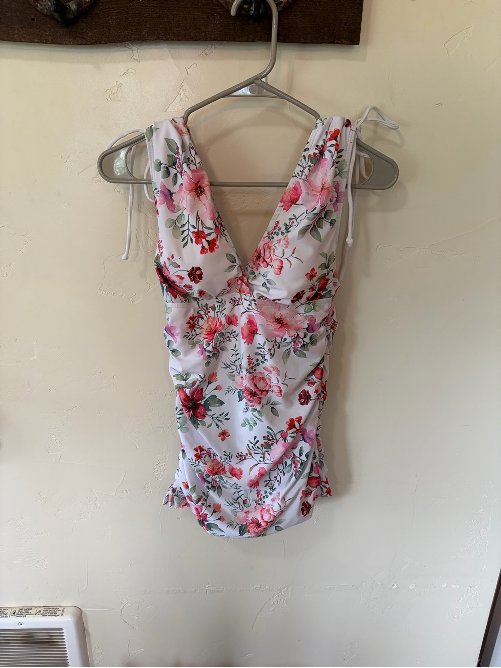 Woman’s floral pink swim dress - Picture 5 of 6